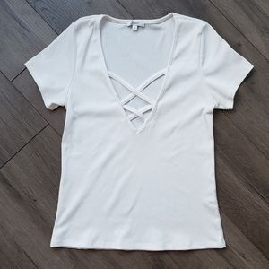ARITZIA GILBERT White ribbed criss cross t-shirt
